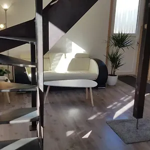 Entier: Appartement. Appartement
